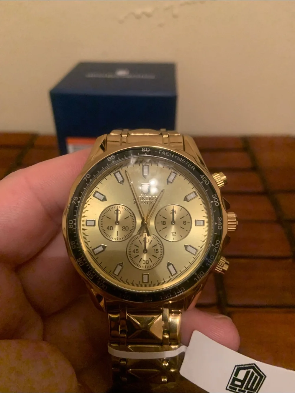 Invicta elegant gold